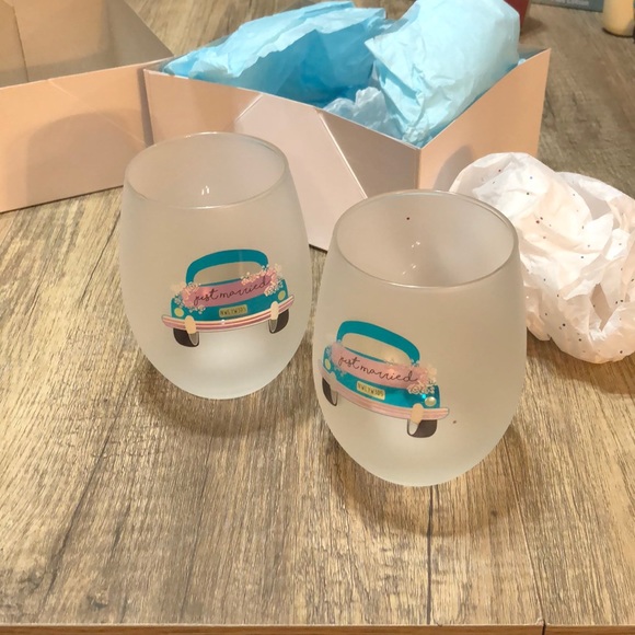 "Just Married" frosted stemless wine glasses - Picture 2 of 2
